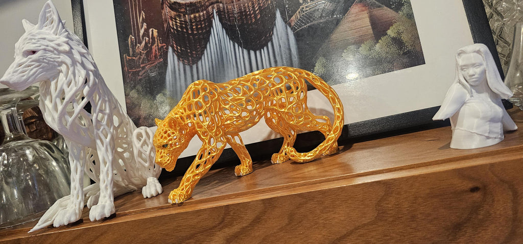 Nikos 3D Black Panther Sculpture: Geometric Low-Poly Design, Matte Black with Yellow Eyes