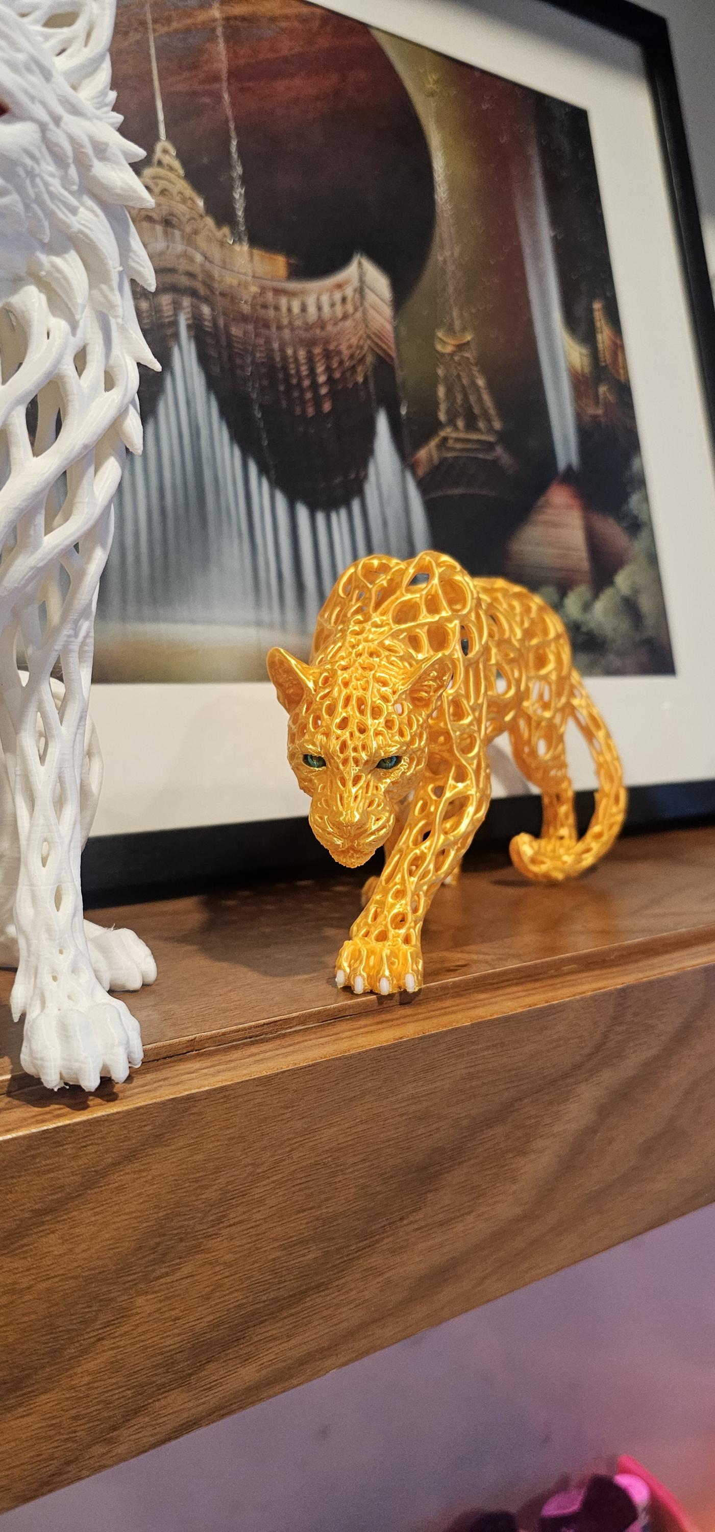 Nikos 3D Black Panther Sculpture: Geometric Low-Poly Design, Matte Black with Yellow Eyes