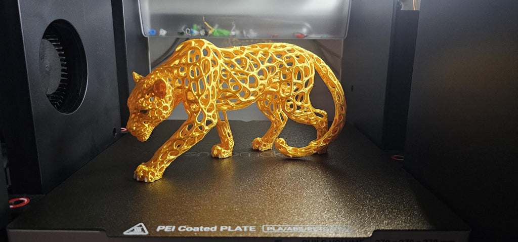 Nikos 3D Black Panther Sculpture: Geometric Low-Poly Design, Matte Black with Yellow Eyes